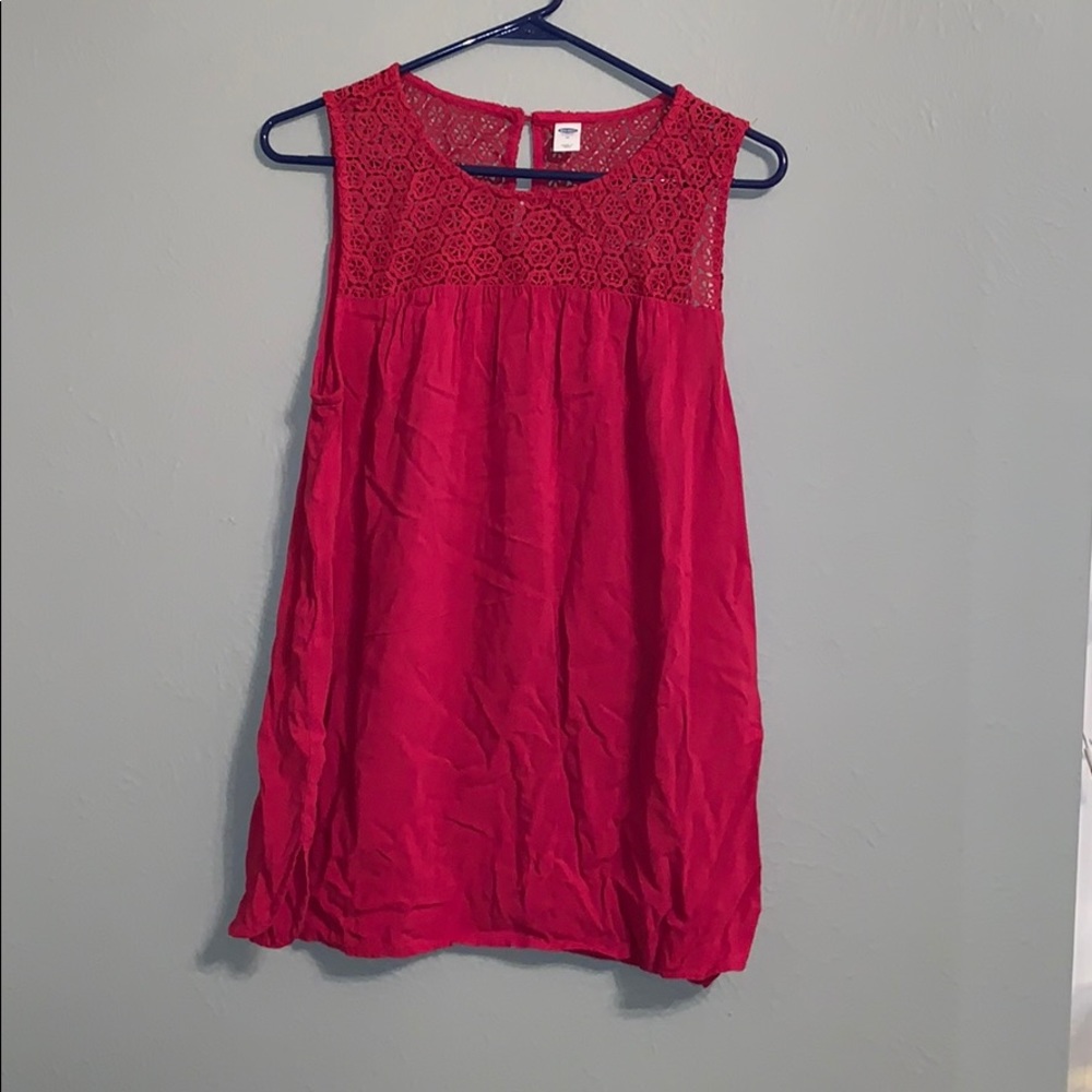 Sweet pink tank top!